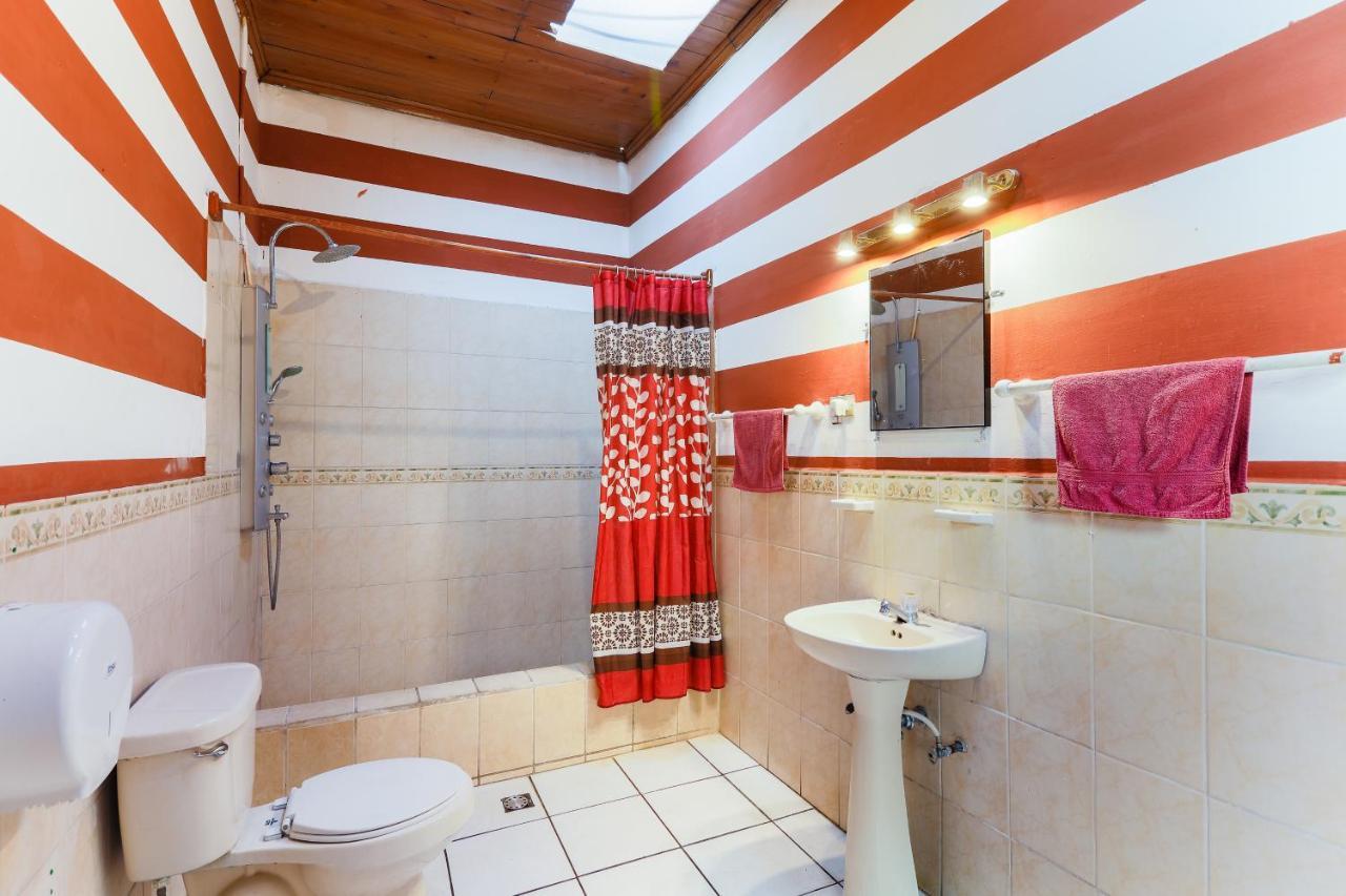 Capsule Hostel Guatemala City Ngoại thất bức ảnh