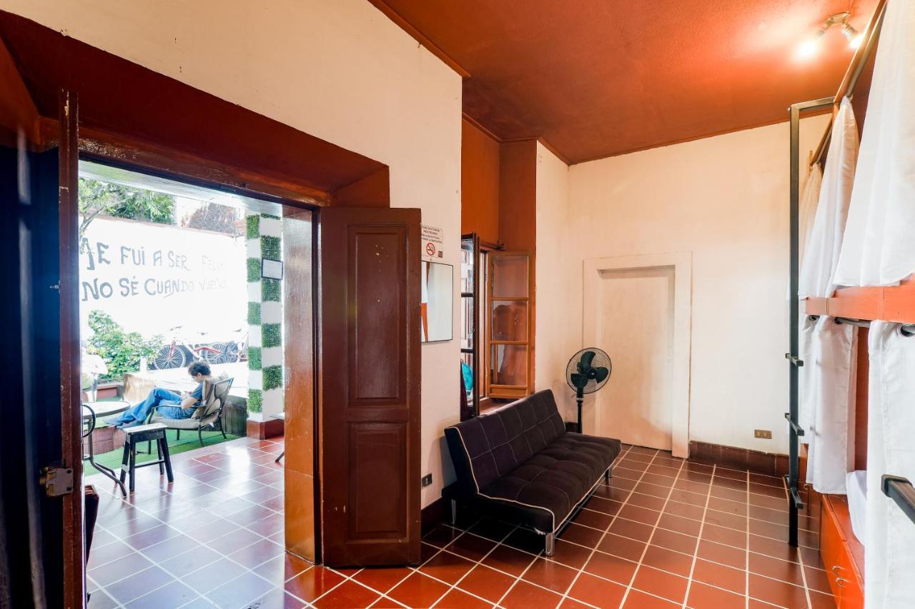 Capsule Hostel Guatemala City Ngoại thất bức ảnh