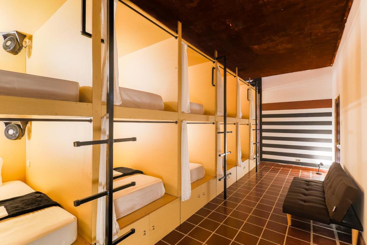 Capsule Hostel Guatemala City Ngoại thất bức ảnh