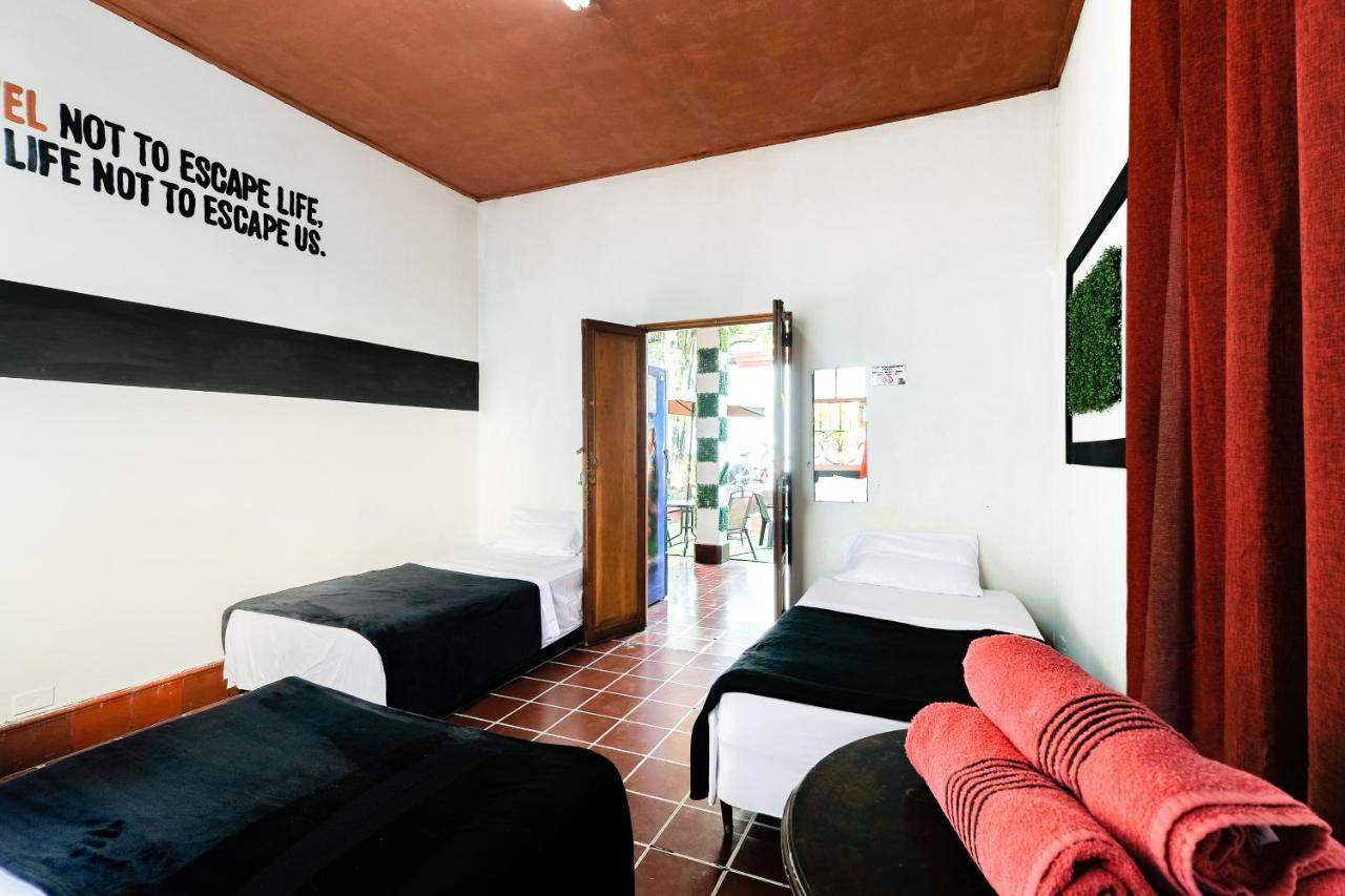 Capsule Hostel Guatemala City Ngoại thất bức ảnh