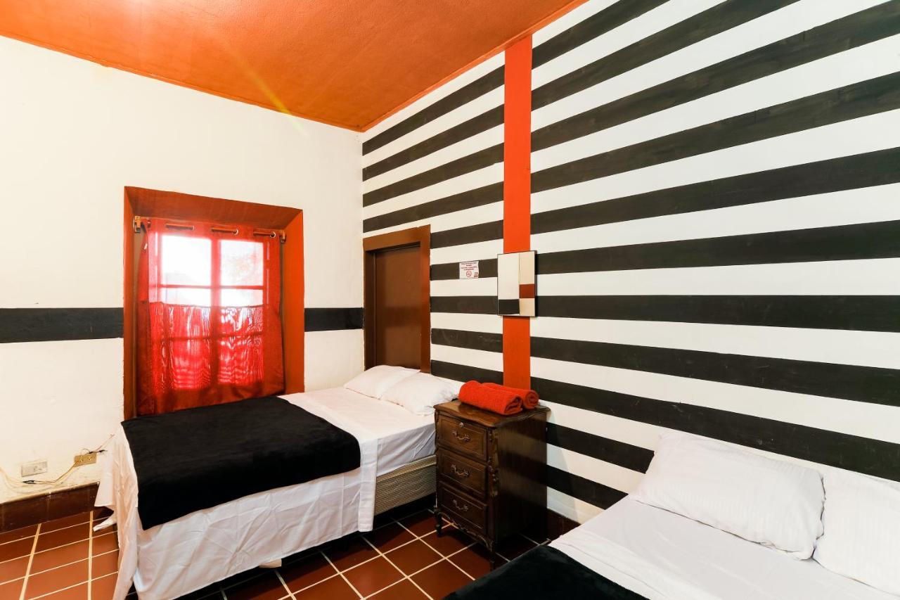 Capsule Hostel Guatemala City Ngoại thất bức ảnh